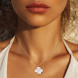 Silver Mother Of Pearl Quatrefoil Clover Chain Pendant Necklace Jewelry